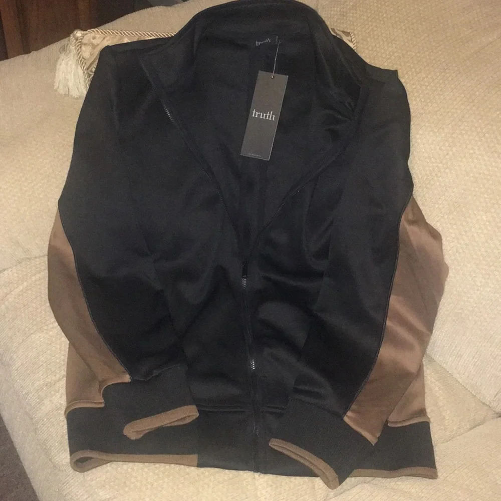 ♠️ NWT Truth by Republic Bomber Light Jacket
